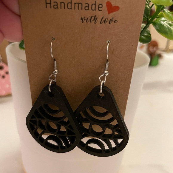 Custom-made, handpainted earrings. - Picture 3 of 4